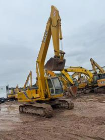 Buy Kato 820-3SP Used Excavator / 4 Buy Kato 820-3SP Used Excavator / 4