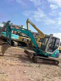 Buy Komatsu PC40-7 Used Excavator / 3 Buy Komatsu PC40-7 Used Excavator / 3