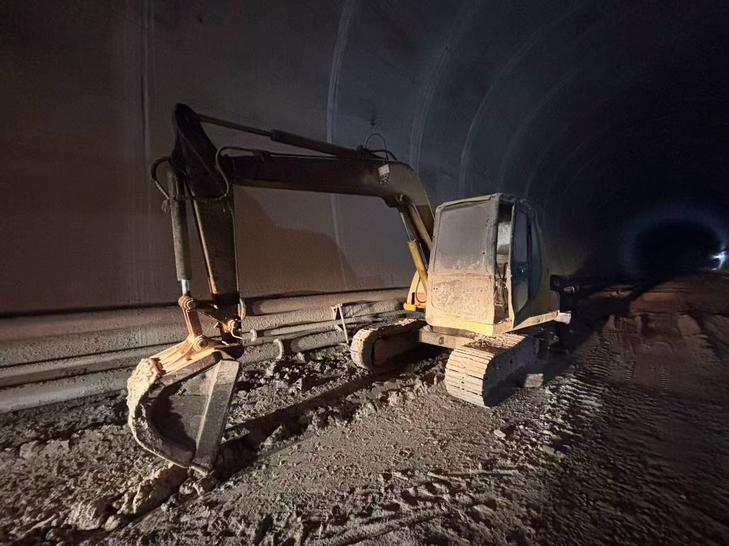 Buy Komatsu PC60 Used Excavator / 1