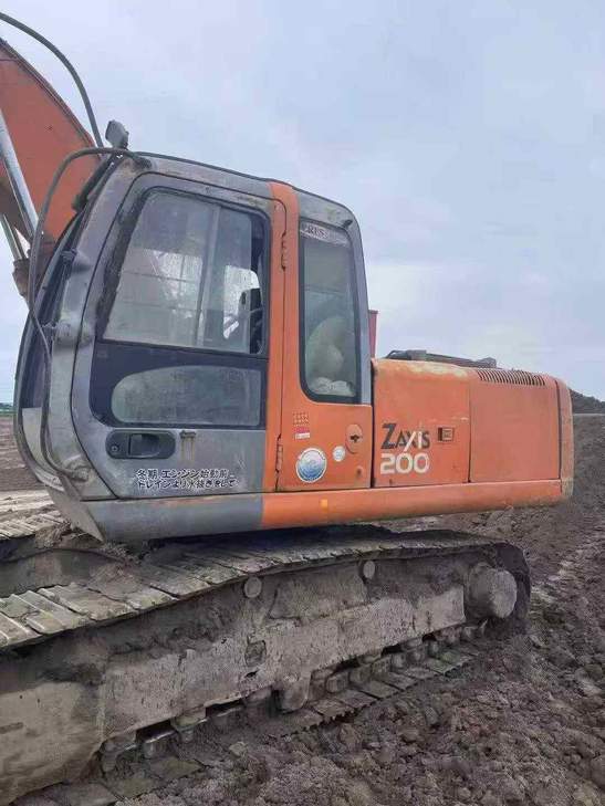 Buy Hitachi ZX200-6 Used Excavator / 1
