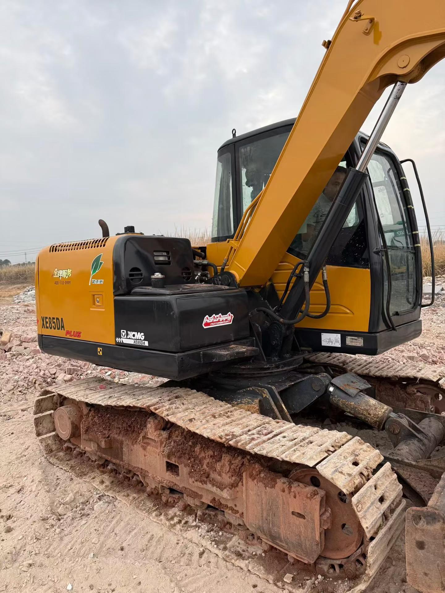 Buy XCMG XE85C Used Excavator / 8