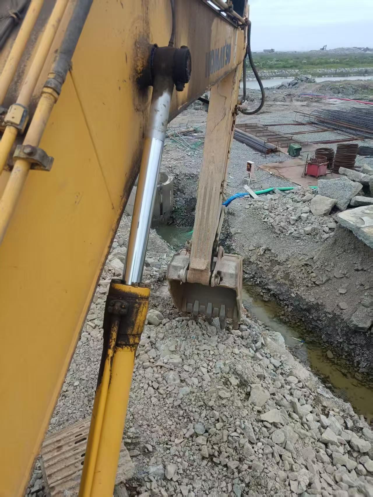 Buy Komatsu PC200 Used Excavator / 5