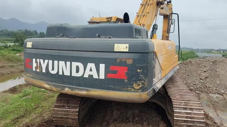 Buy Hyundai R350LVS Used Excavator / 1