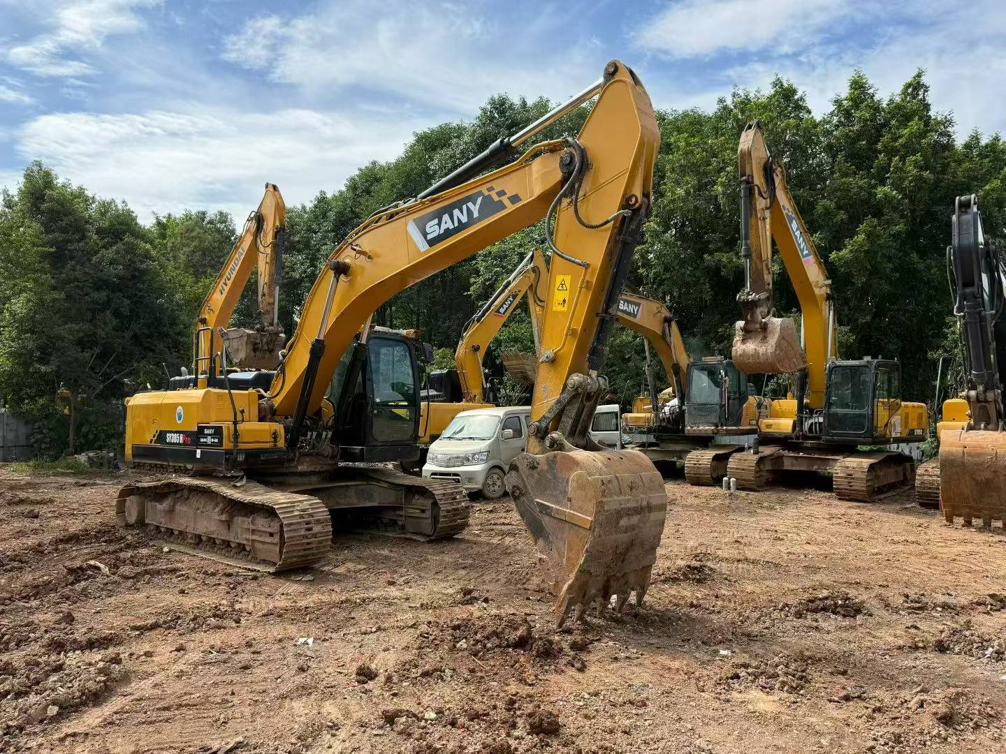 Buy Sany SY215C Used Excavator / 2