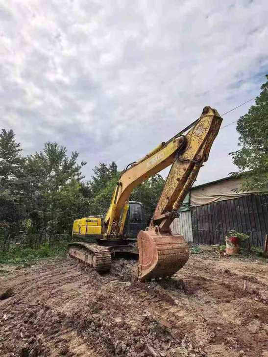 Buy Kobelco SK260 Used Excavator / 1