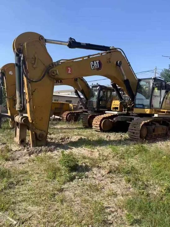 Buy Caterpillar 374D Used Excavator / 1