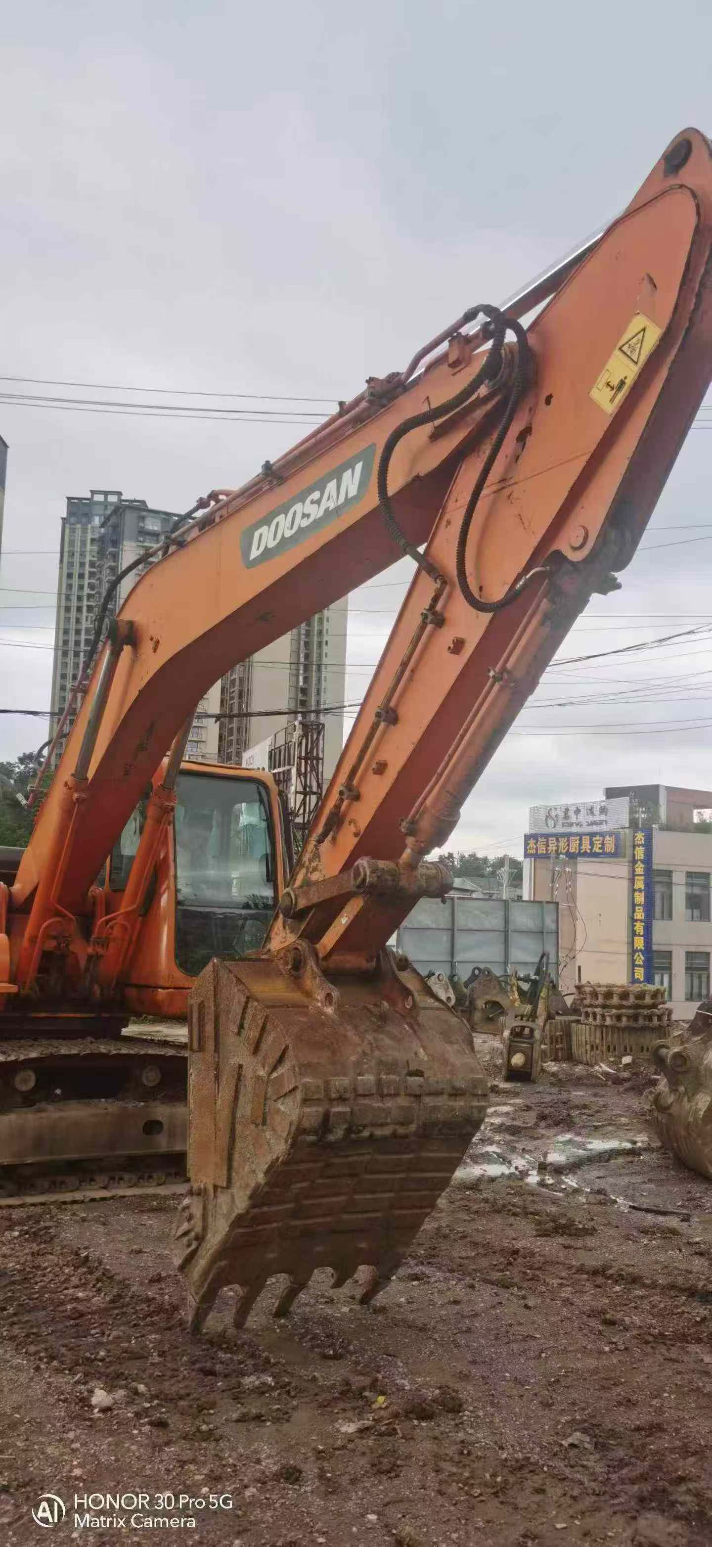 Buy Doosan DH220 Used Excavator / 2