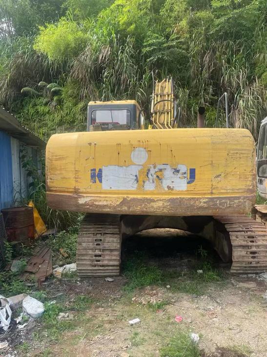 Buy Komatsu PC200-7 Used Excavator / 1