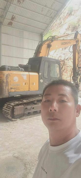 Buy Hyundai R215-7 Used Excavator / 1
