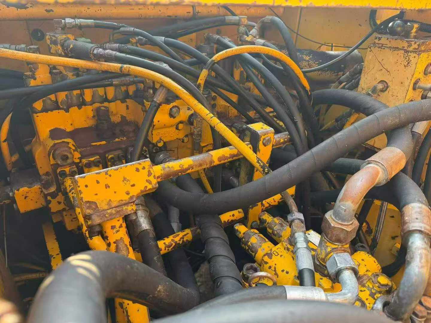 Buy Caterpillar 320V2 Used Excavator / 3