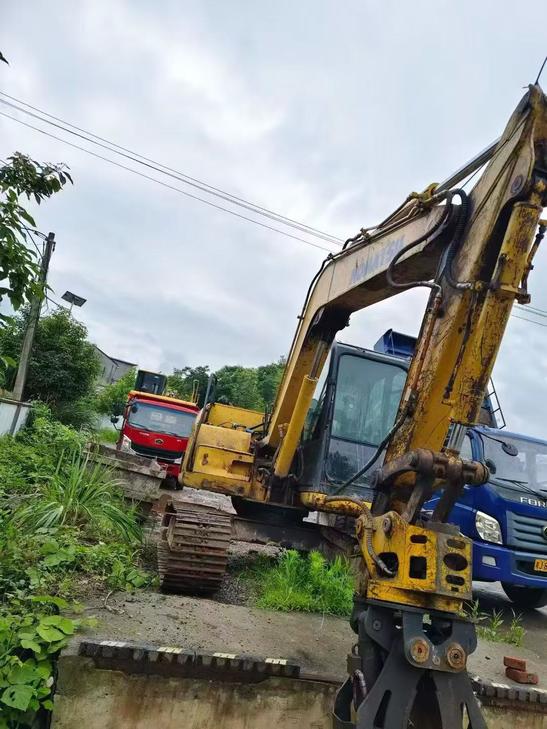Buy Komatsu PC60-8 Used Excavator / 1