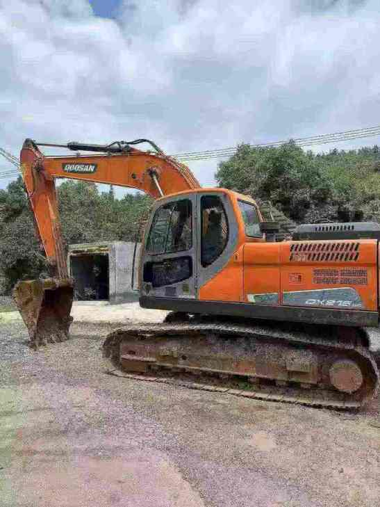 Buy Doosan DH215-9 Used Excavator / 1