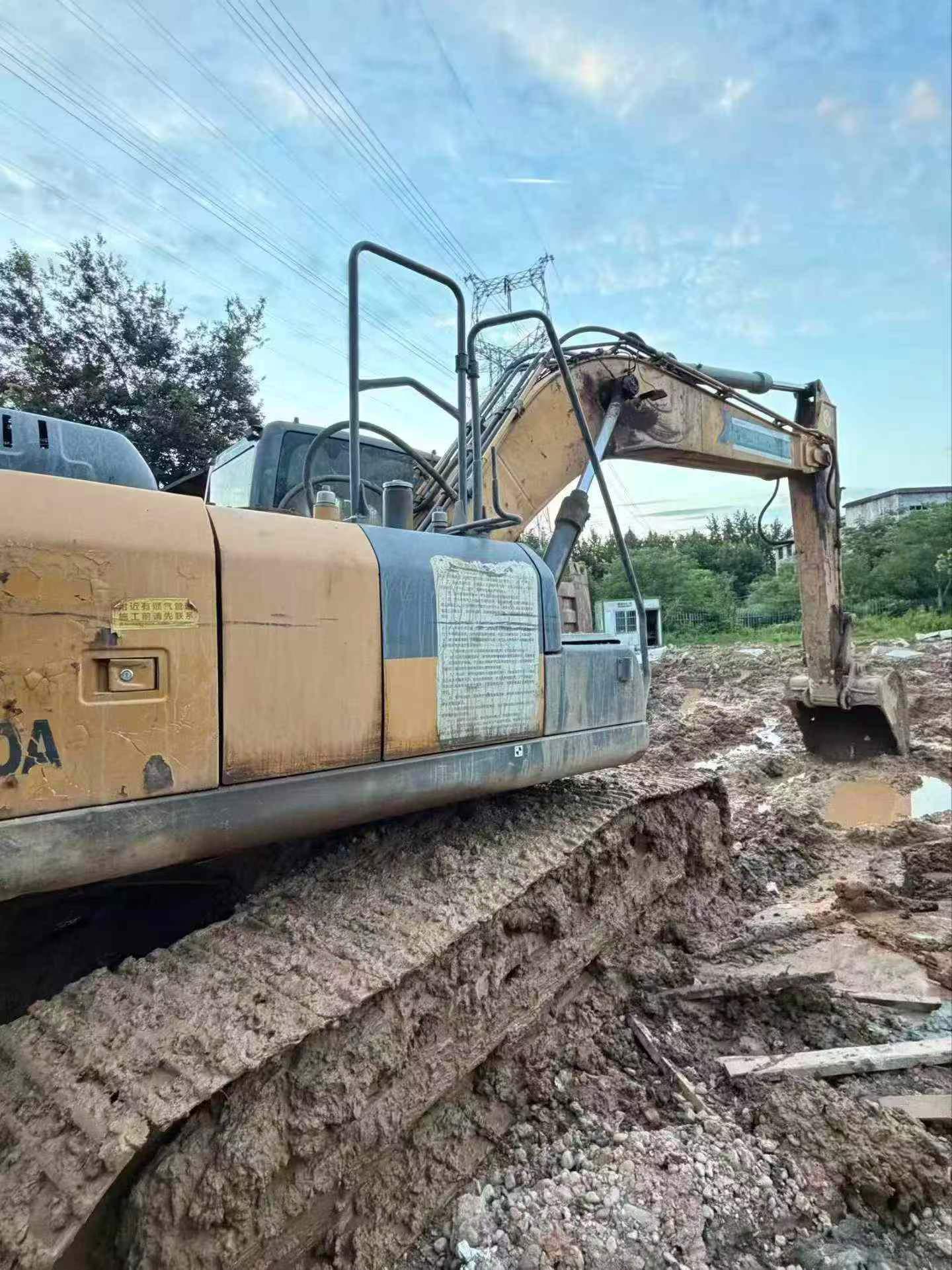 Buy XCMG XE200 Used Excavator / 2
