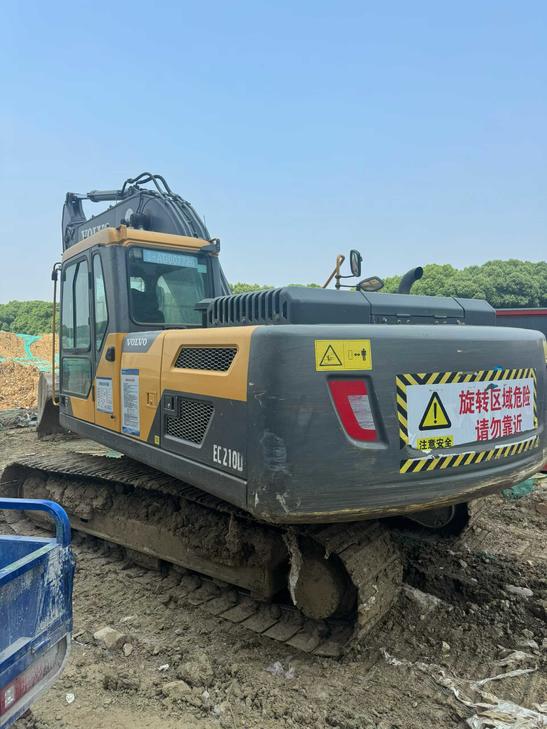 Buy Volvo EC210D Used Excavator / 1