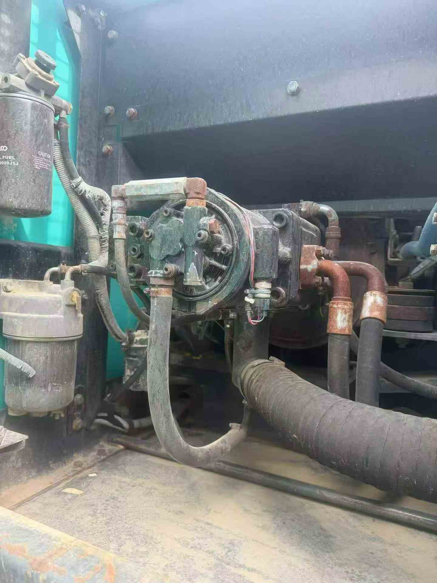 Buy Kobelco SK200 Used Excavator / 4