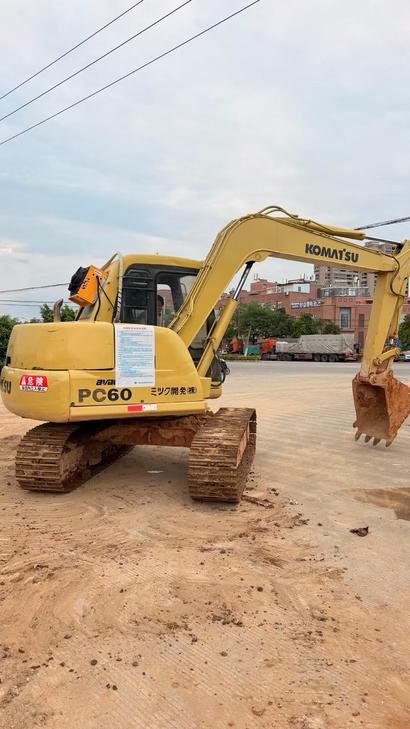Buy Komatsu PC60-7 Used Excavator / 1
