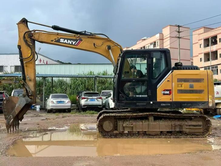 Buy Sany SY135 Used Excavator / 1