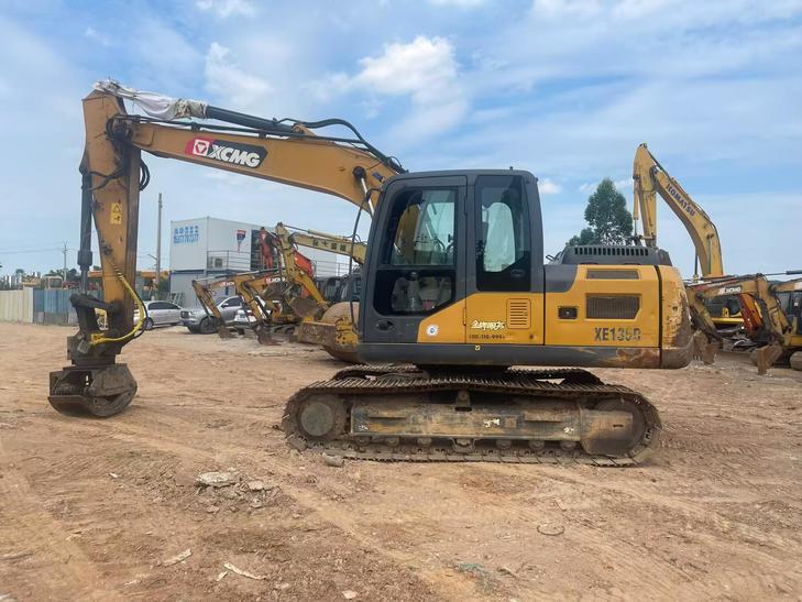 Buy XCMG XE135D Used Excavator / 1
