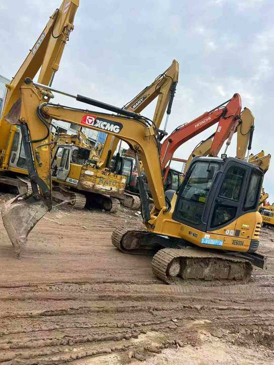 Buy XCMG XE60 Used Excavator / 1