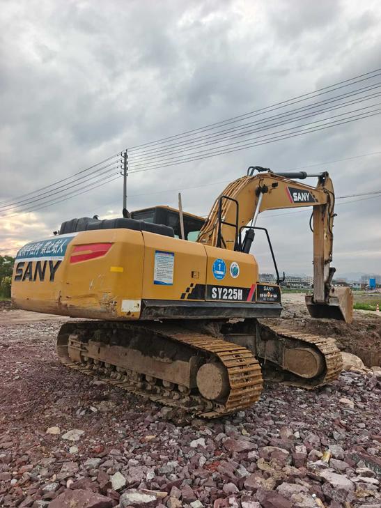Buy Sany SY225C Used Excavator / 1