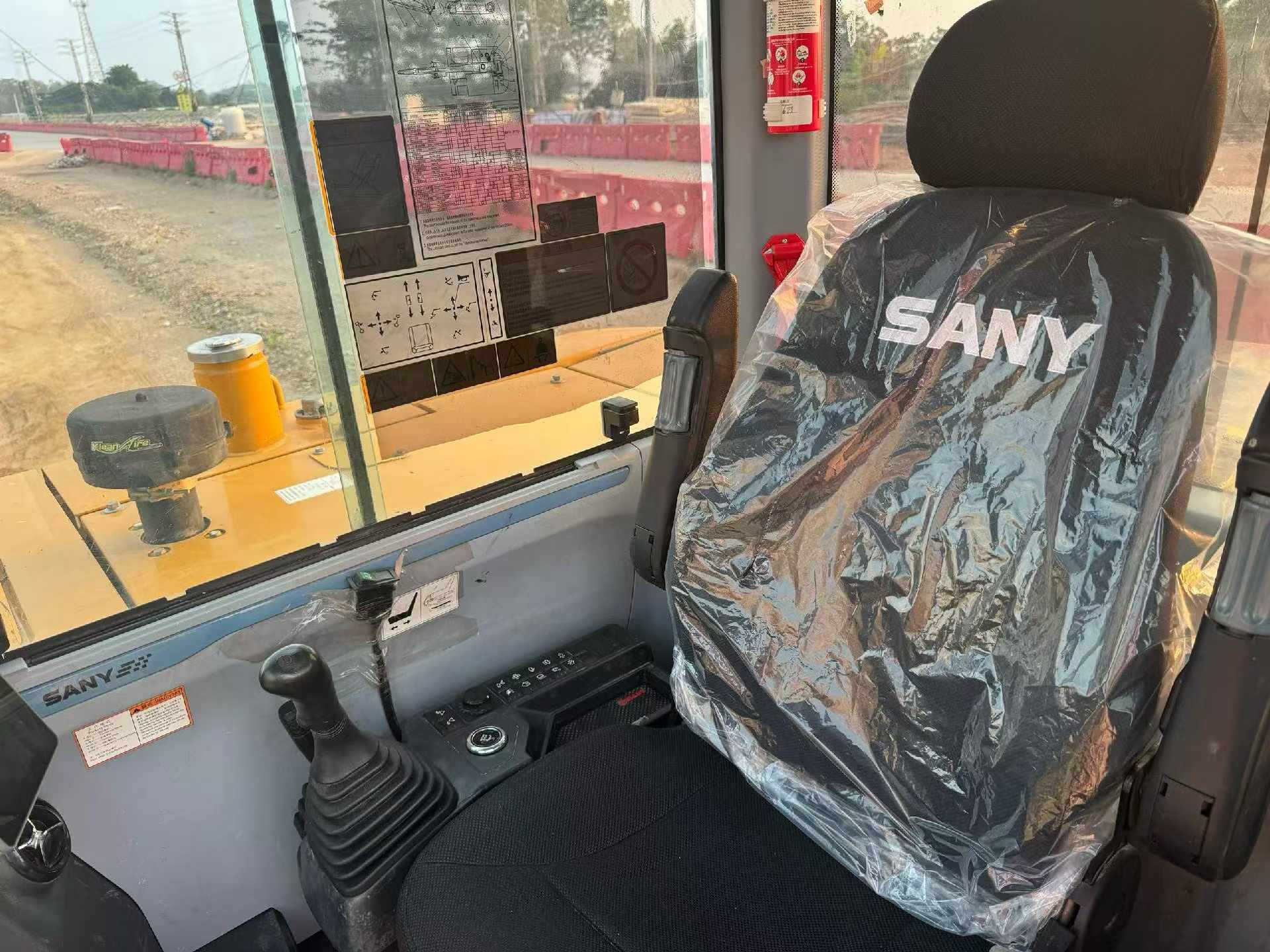 Buy Sany SY60 Used Excavator / 6