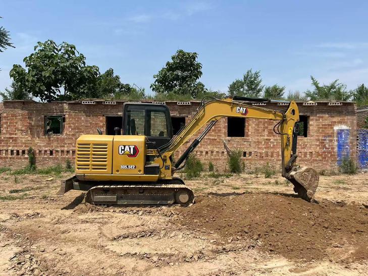 Buy Caterpillar 305.5 Used Excavator / 1
