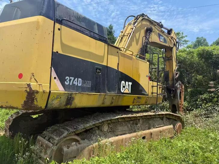 Buy Caterpillar 374D Used Excavator / 1