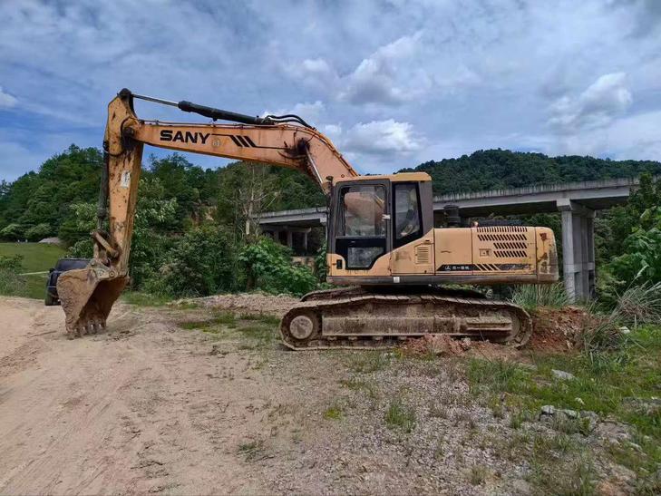 Buy Sany SY205C-8 Used Excavator / 1