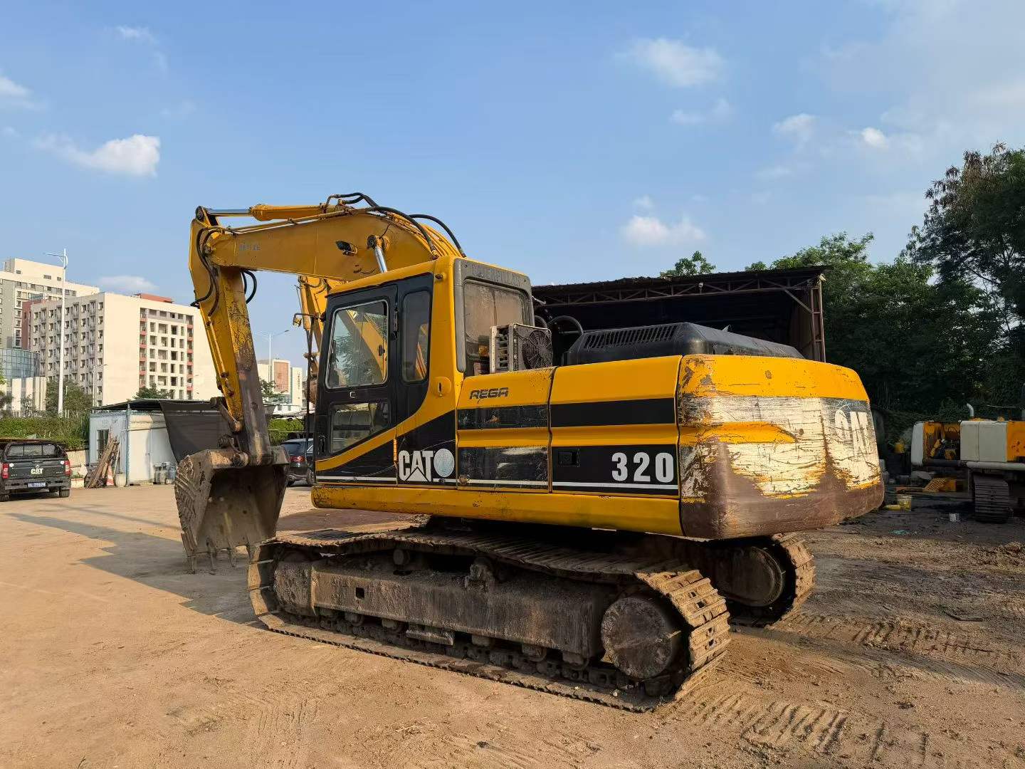 Buy Caterpillar 320V2 Used Excavator / 2