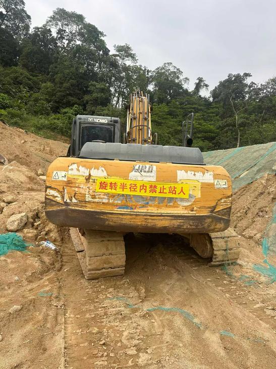 Buy XCMG XE200D Used Excavator / 1