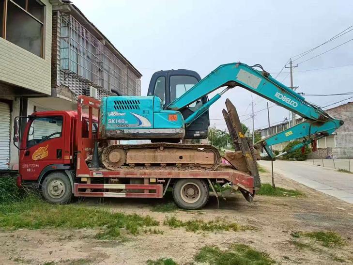 Buy Kobelco SK75 Used Excavator / 1