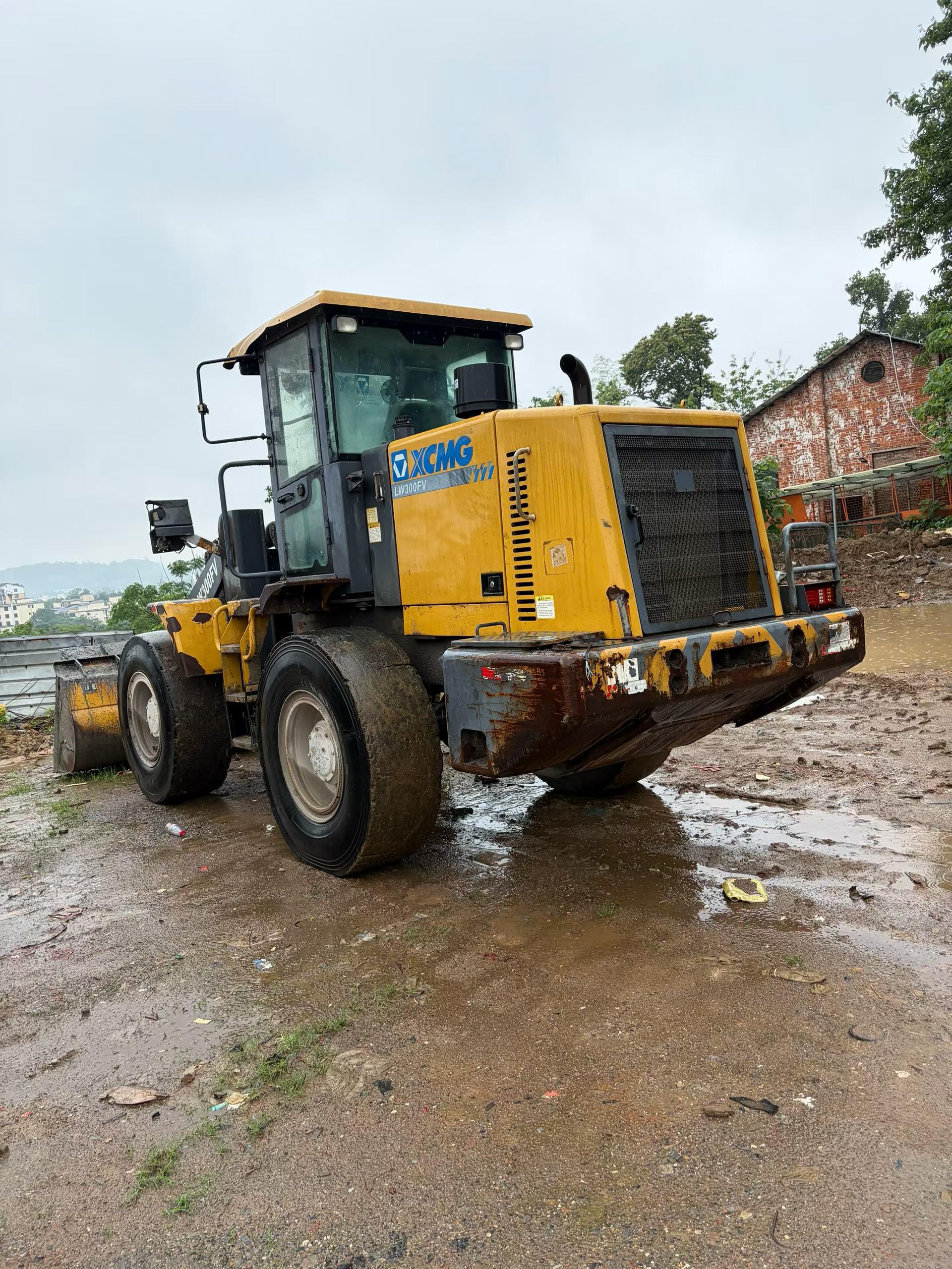 Buy XCMG XE300C Used Loader / 2