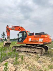 Buy Doosan DX260LC Used Excavator / 4 Buy Doosan DX260LC Used Excavator / 4