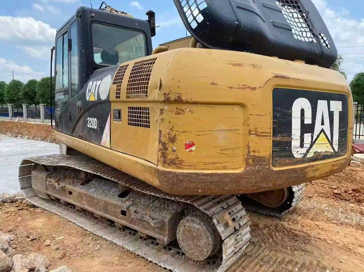 Buy Caterpillar 320D Used Excavator / 1