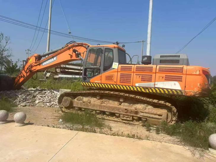 Buy Doosan DH420 Used Excavator / 1