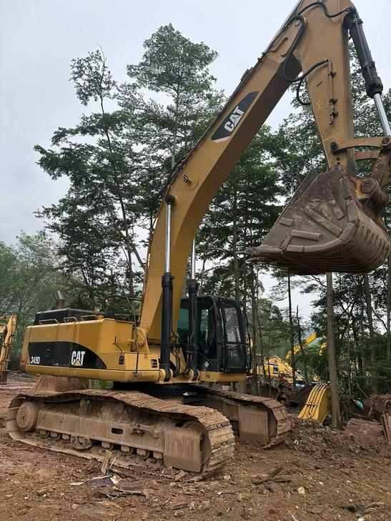 Buy Caterpillar 349E Used Excavator / 1
