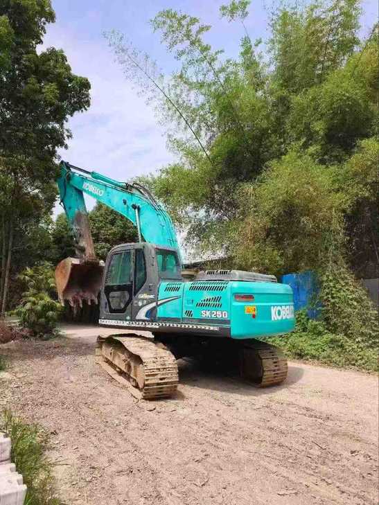 Buy Kobelco SK210 Used Excavator / 1