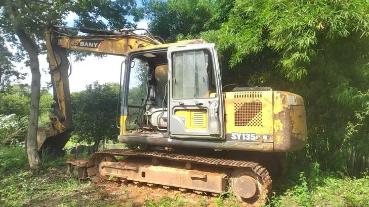 Buy Sany SY135 Used Excavator / 1