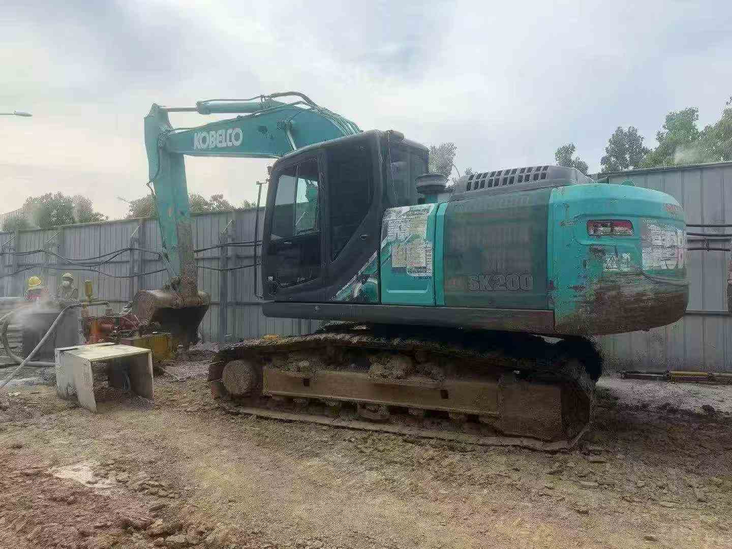 Buy Kobelco SK200 Used Excavator / 2