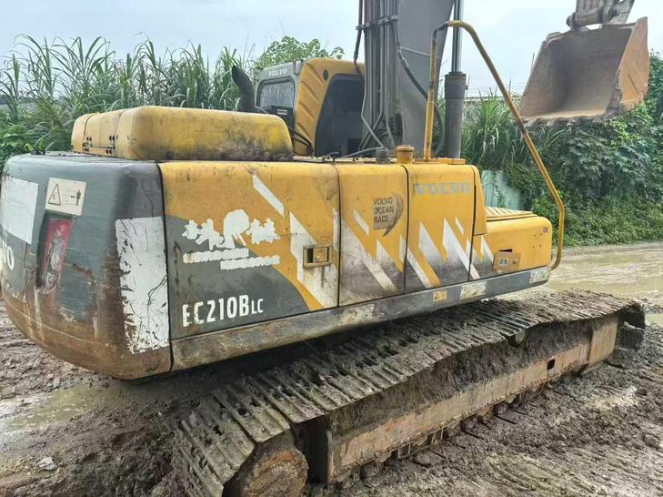 Buy Volvo EC210BLC Used Excavator / 1