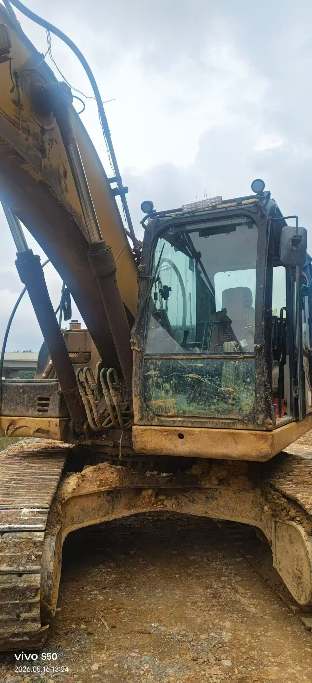 Buy Caterpillar 323 Used Excavator / 8