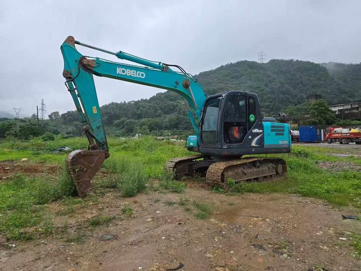 Buy Kobelco SK130 Used Excavator / 1