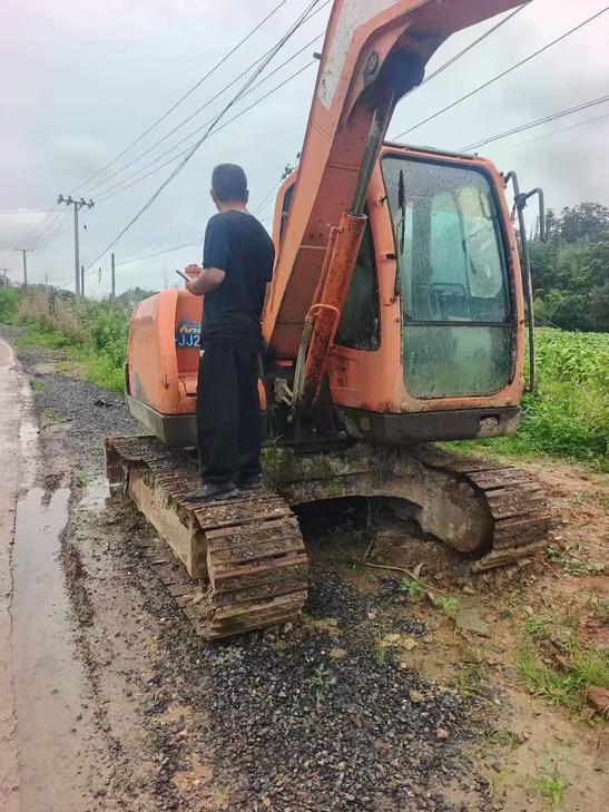 Buy Doosan DX75 Used Excavator / 1
