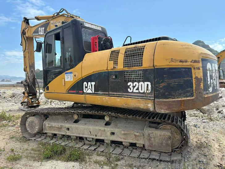 Buy Caterpillar 320D Used Excavator / 1