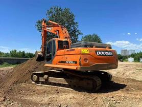 Buy Doosan DX260LC Used Excavator / 2 Buy Doosan DX260LC Used Excavator / 2