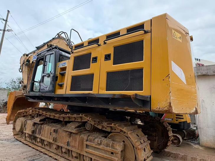 Buy XCMG XE750D Used Excavator / 1