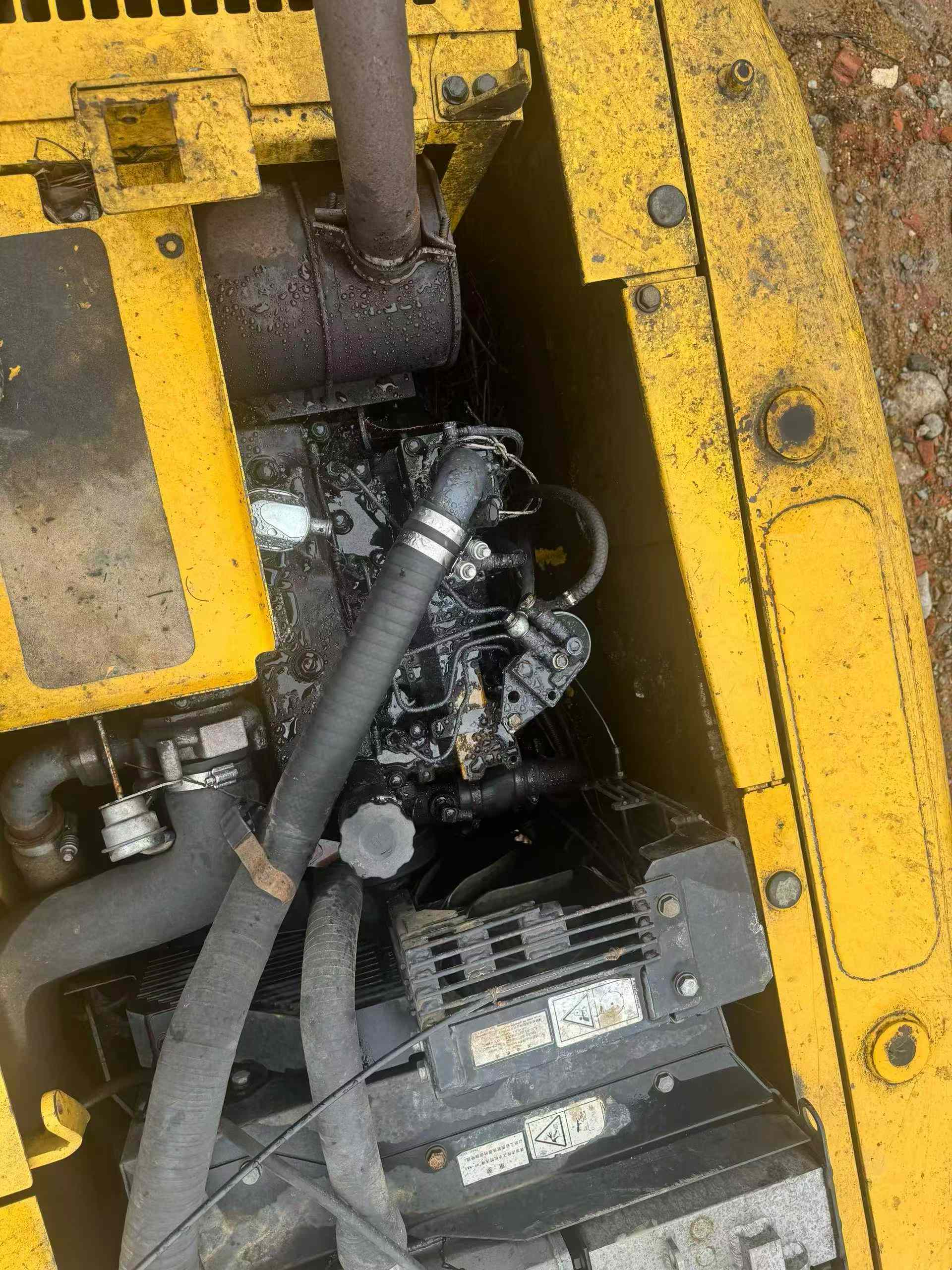 Buy Komatsu PC130-7 Used Excavator / 4