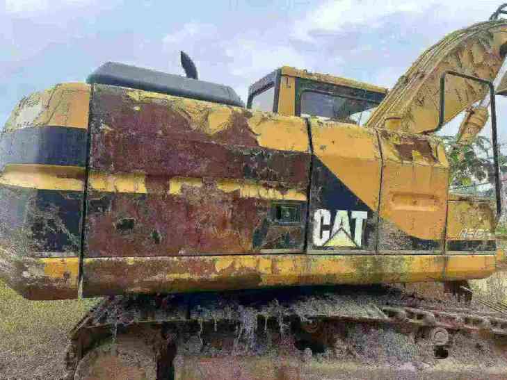Buy Caterpillar 320V2 Used Excavator / 1