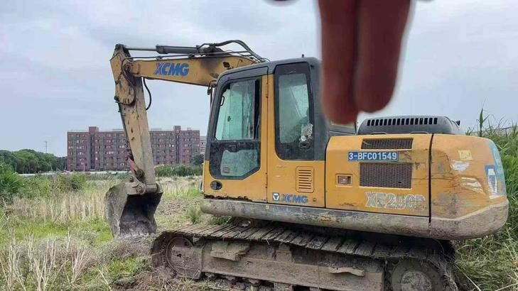 Buy XCMG XE135B Used Excavator / 1