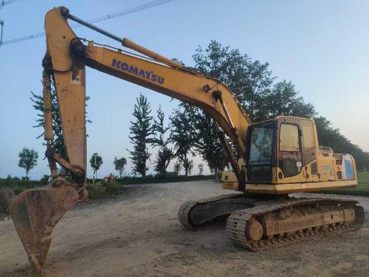 Buy Komatsu PC210 Used Excavator / 1